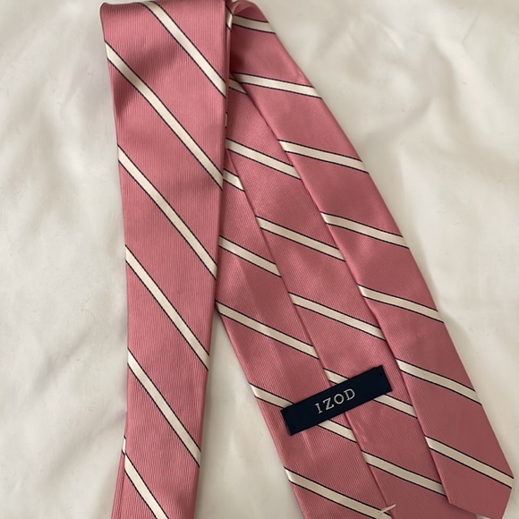 Mens Izod brand tie. Pink with stripe. - Picture 7 of 8